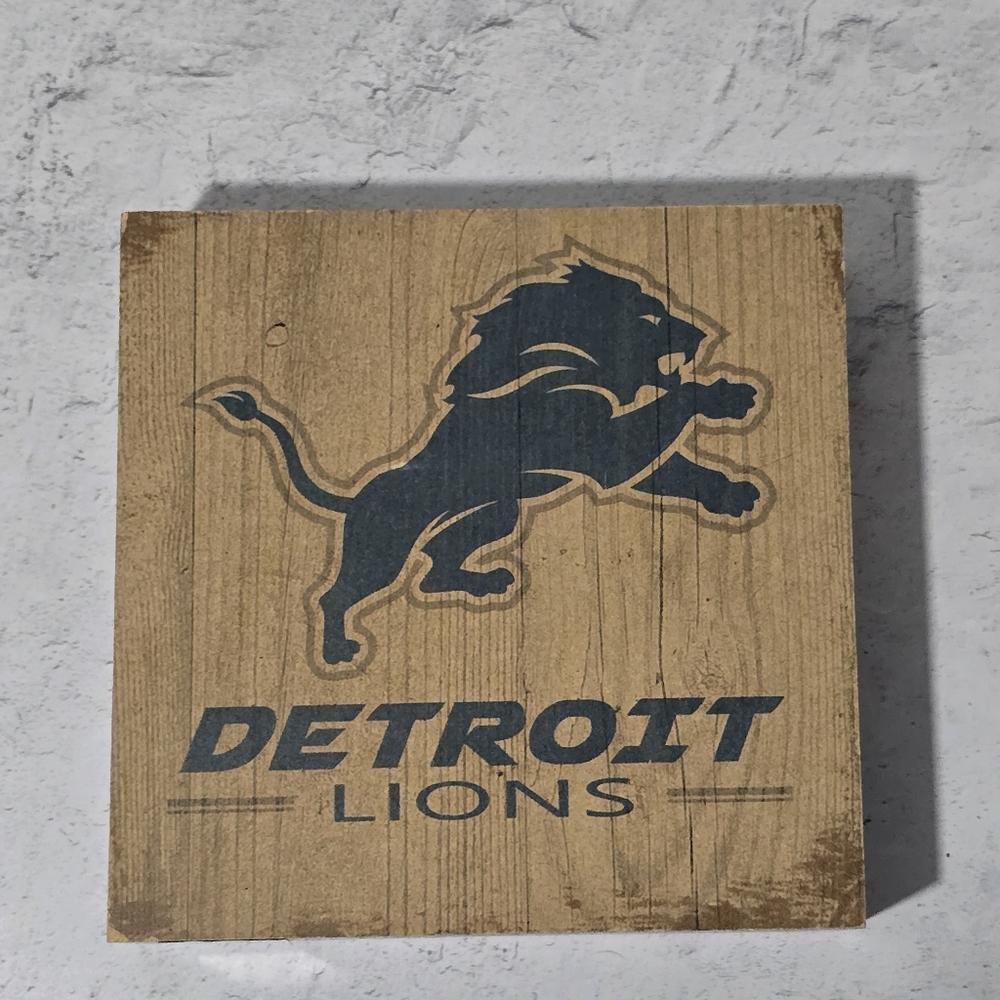 NWT NFL Detroit Lions Football Wooden Wall Art Decor Plaque